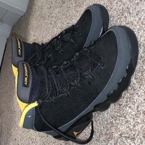 Air Jordan Retro 9 GS Dark Charcoal Universal Gold
